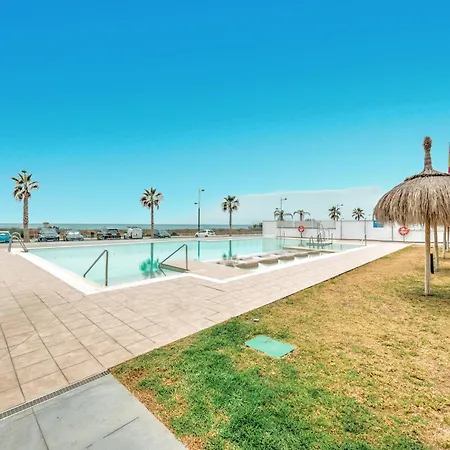 Apartament Beachfront With Balcony In Costa *