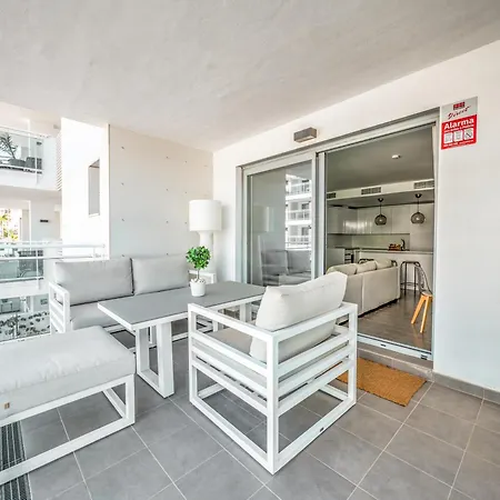 Apartament Beachfront With Balcony In Costa *